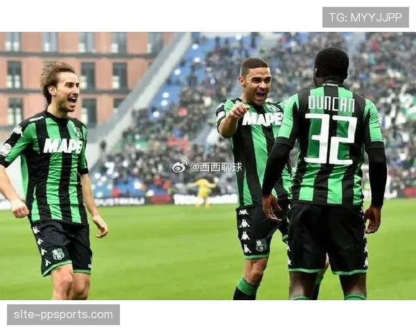 热那亚主场2-1击败萨索洛，保级路上拿到关键三分